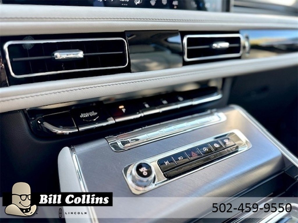 New 2025 Lincoln Aviator AWD w/ Jet Appearance Package image 18