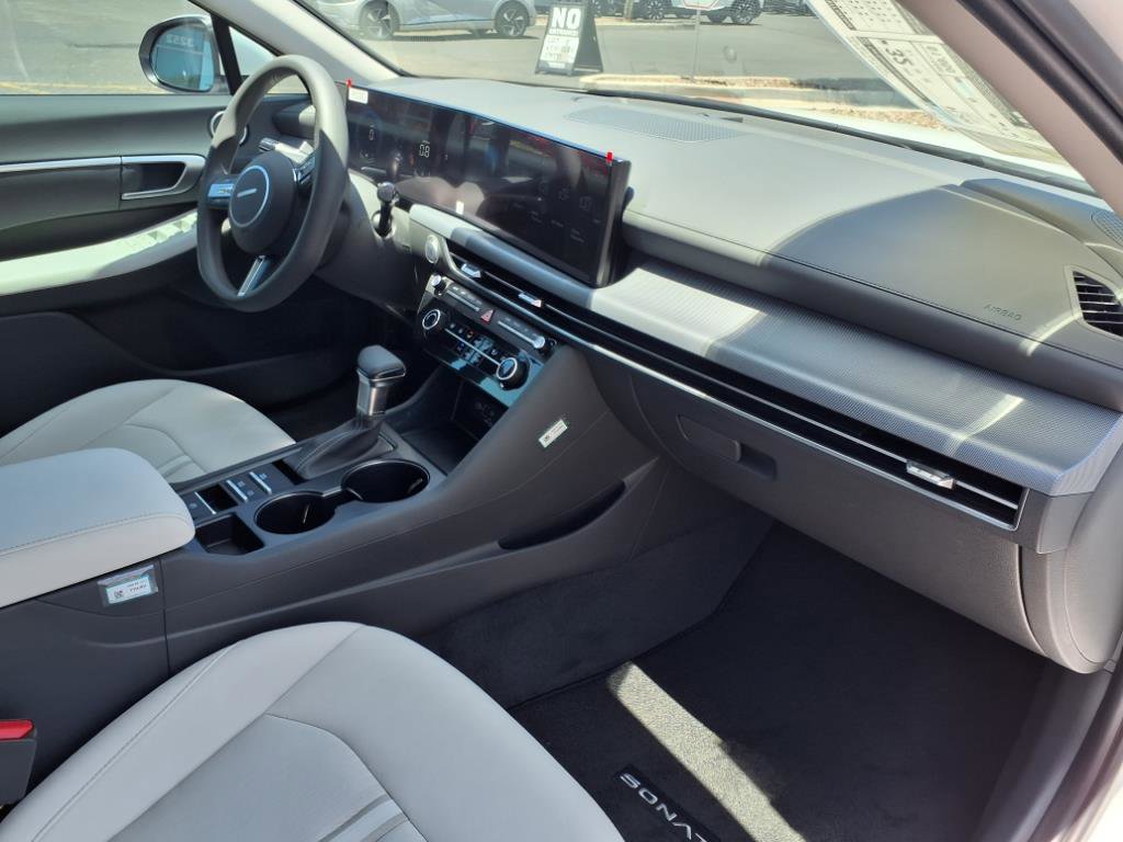 Certified 2025 Hyundai Sonata SE image 6