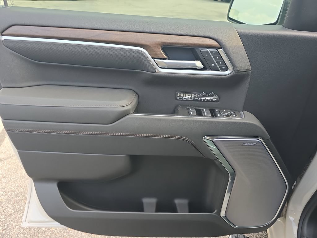 New 2026 Chevrolet Silverado 1500 High Country AWD/4WD image 24