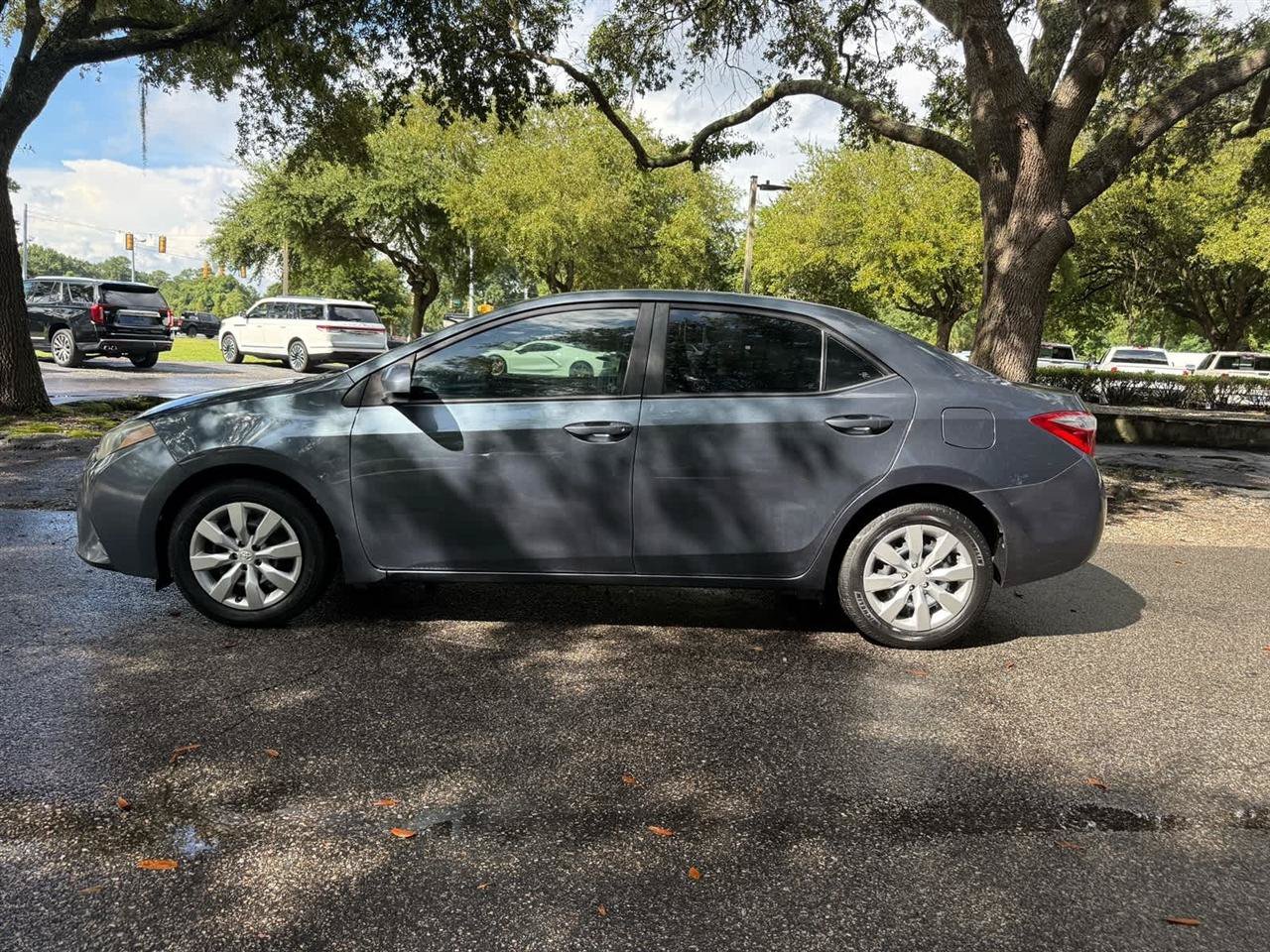 Used 2015 Toyota Corolla LE FWD image 8