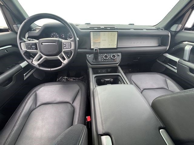 Used 2023 Land Rover Defender 130 X-Dynamic SE image 13
