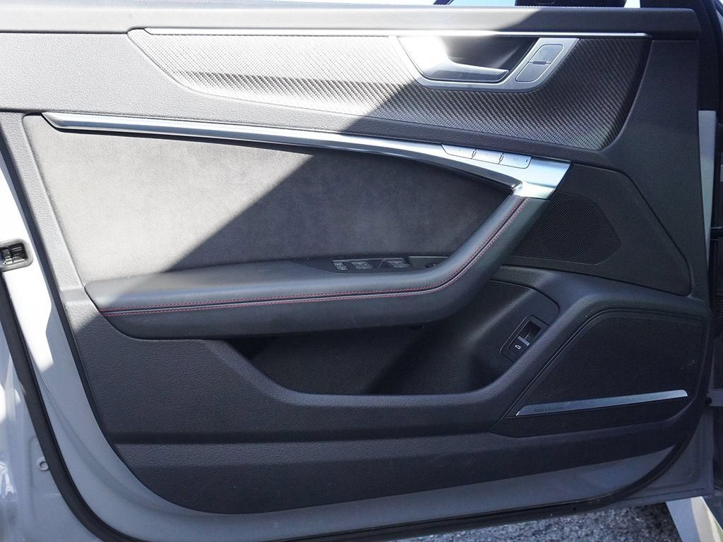 Used 2023 Audi RS 6 AWD/4WD image 25