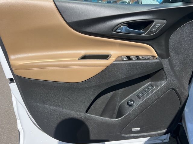 Used 2023 Chevrolet Equinox Premier AWD/4WD image 20