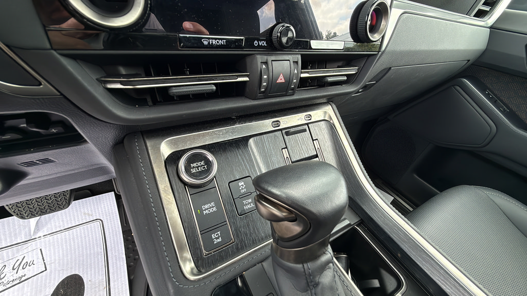 Certified 2025 Lexus GX 550 w/ Accessory Package (2T) AWD/4WD image 30