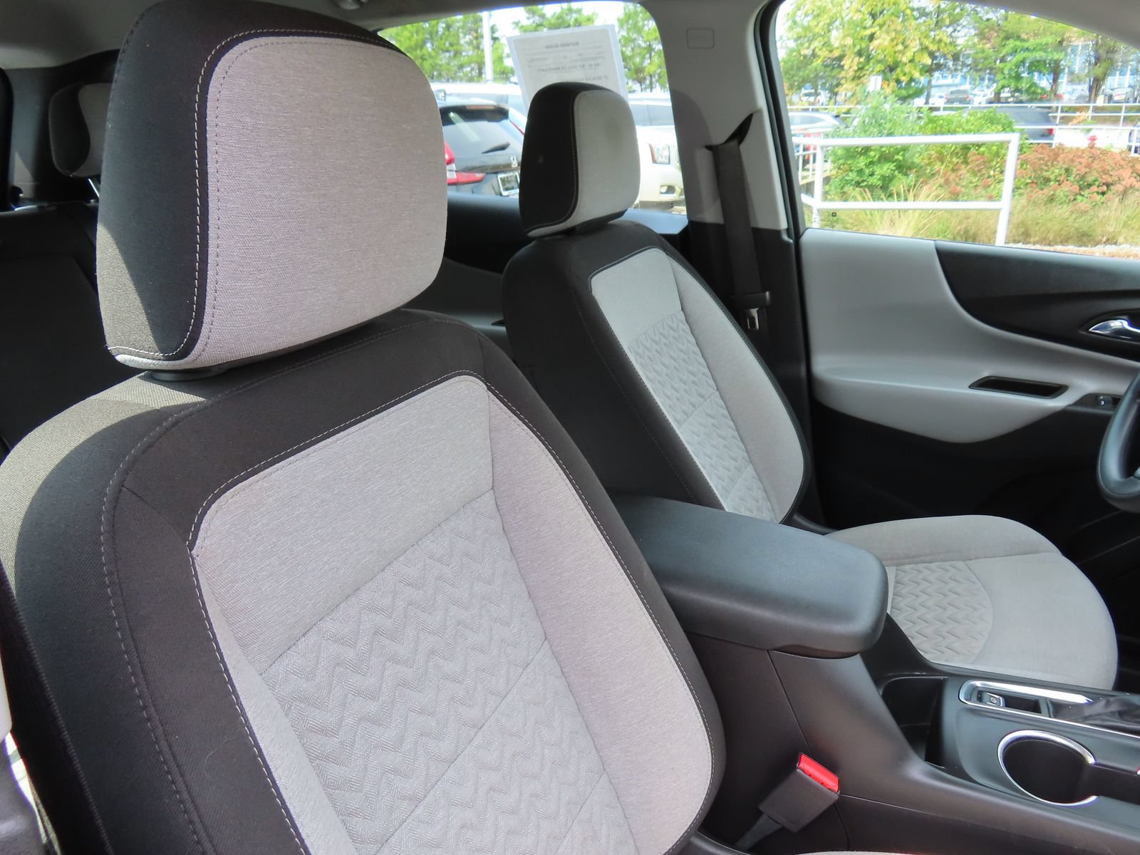 Used 2023 Chevrolet Equinox LS FWD image 30