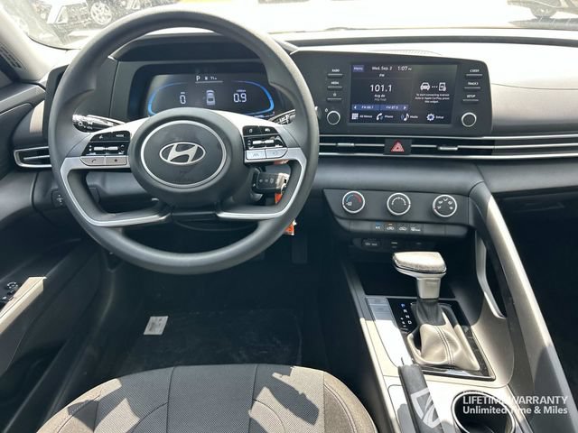 New 2026 Hyundai Elantra SE FWD image 14