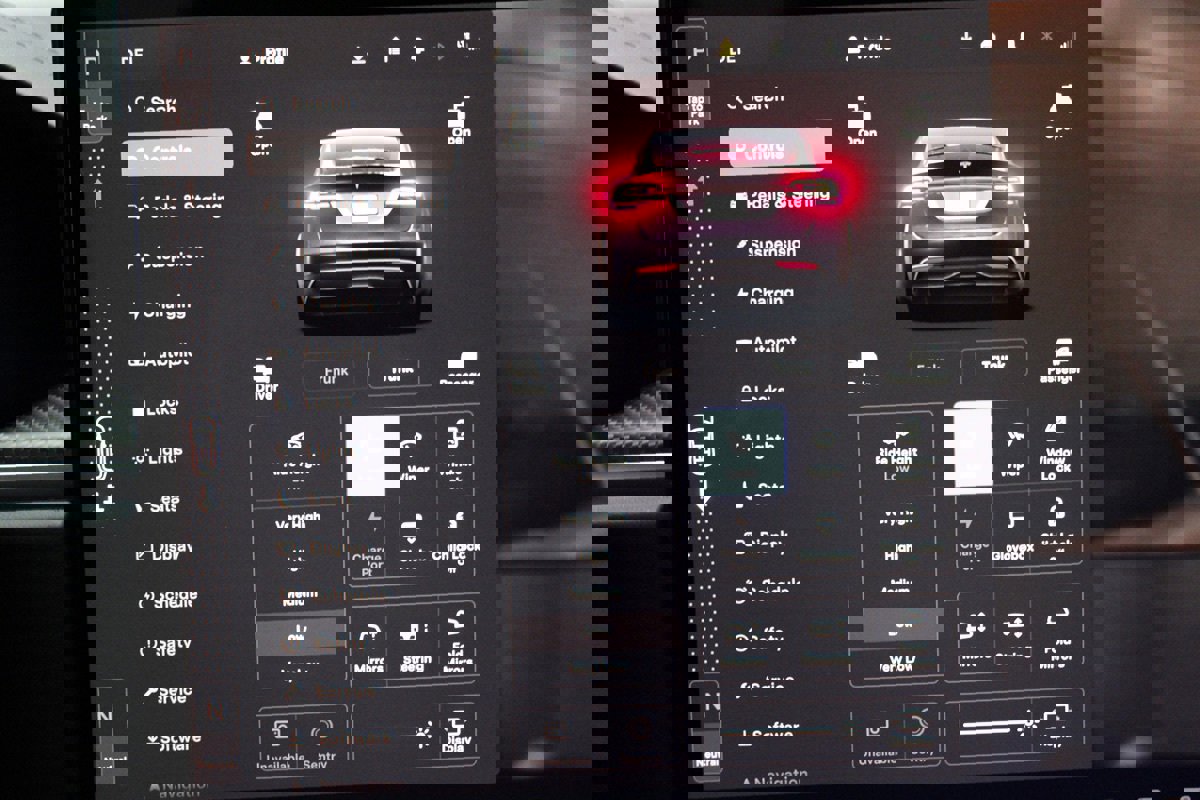 Used 2022 Tesla Model X Plaid image 23