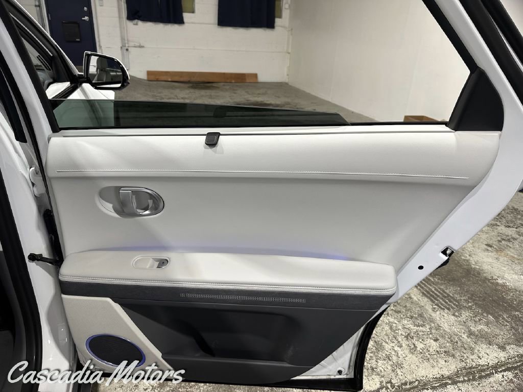 Used 2022 Hyundai Ioniq 5 Limited image 23