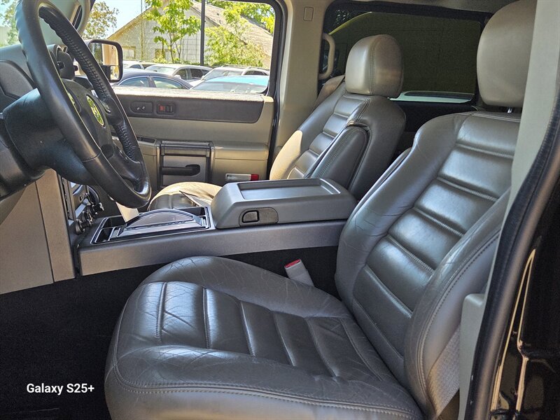 Used 2004 HUMMER H2 w/ Preferred Equipment Group AWD/4WD image 9