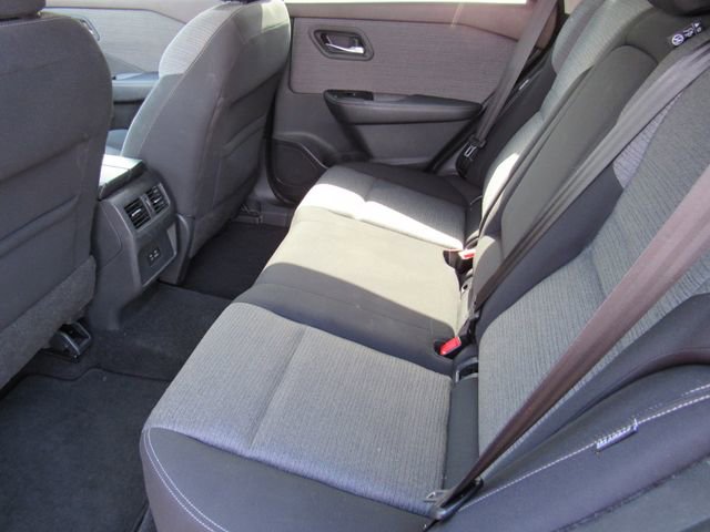 Certified 2021 Nissan Rogue SV image 15