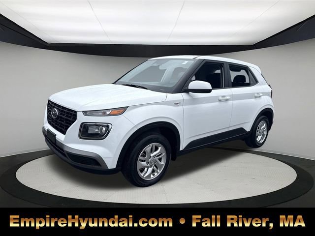 Used 2025 Hyundai Venue SE image 1