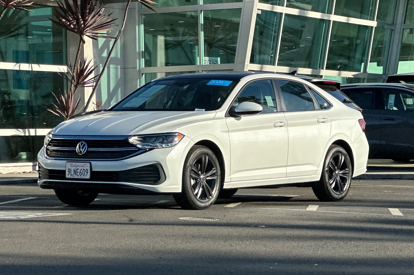 Certified 2024 Volkswagen Jetta SE image 8