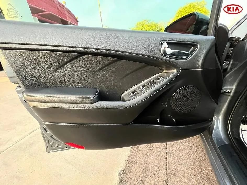 Used 2016 Kia Forte LX FWD image 8