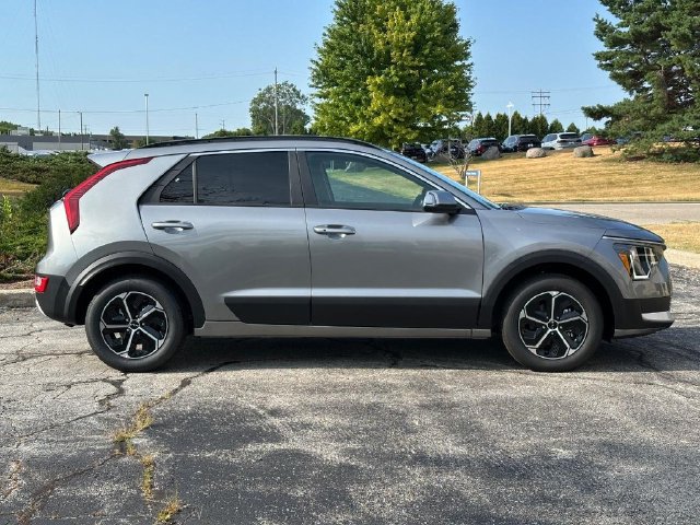 New 2026 Kia Niro EX FWD image 2