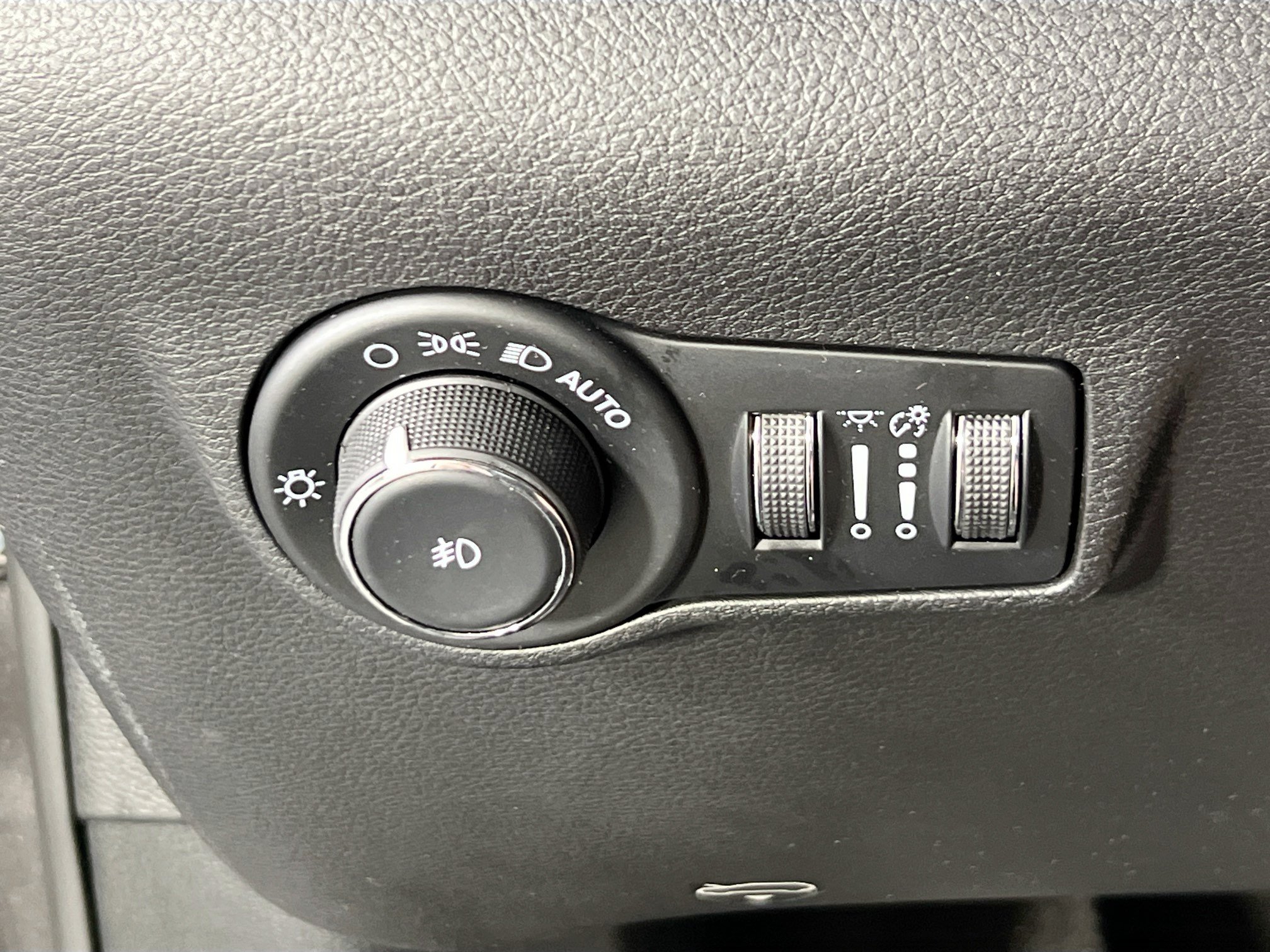 Used 2022 Jeep Compass Latitude w/ Convenience Group AWD/4WD image 10