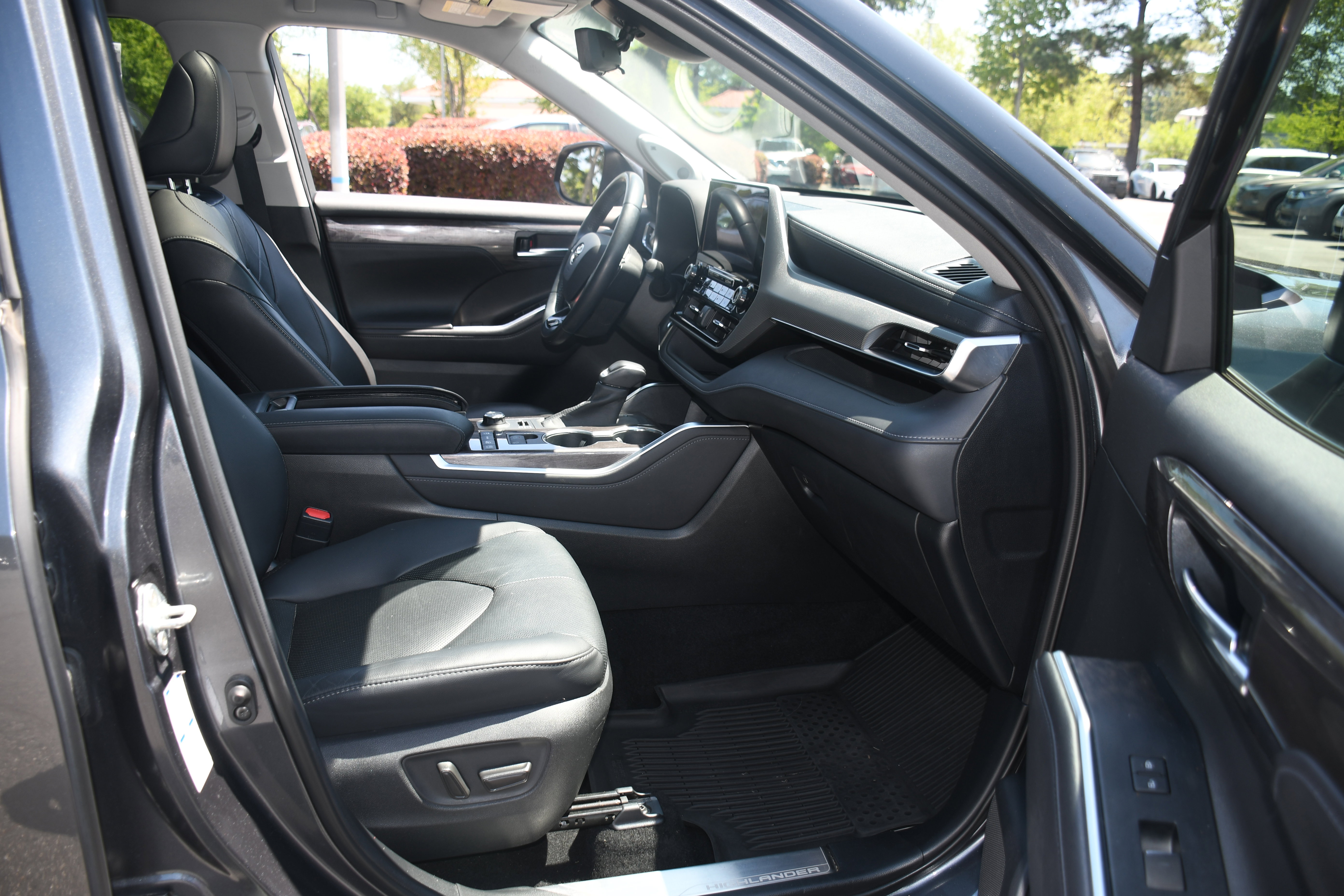 Certified 2020 Toyota Highlander Platinum AWD/4WD image 23