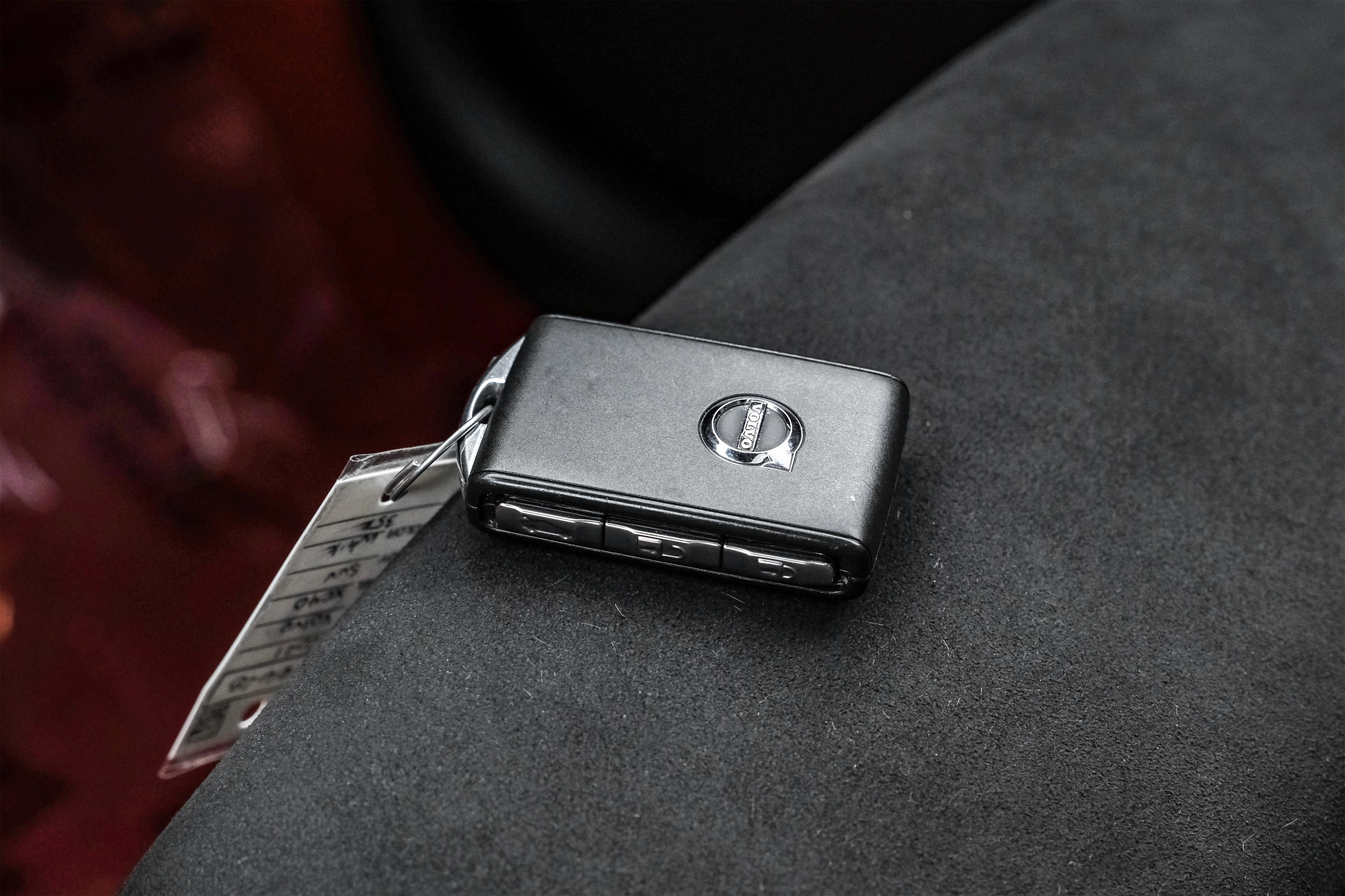 Used 2021 Volvo XC40 T4 R-Design image 63