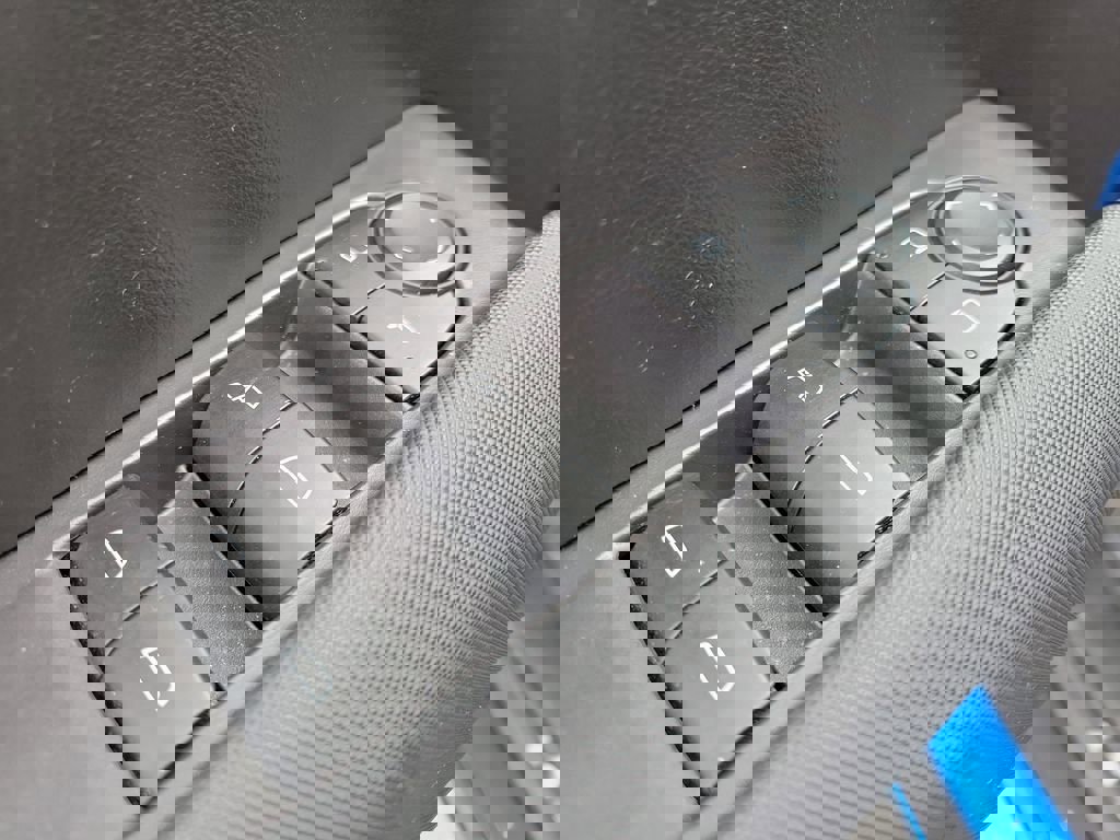 Used 2023 Chevrolet Colorado Z71 w/ Z71 Convenience Package 2 image 18