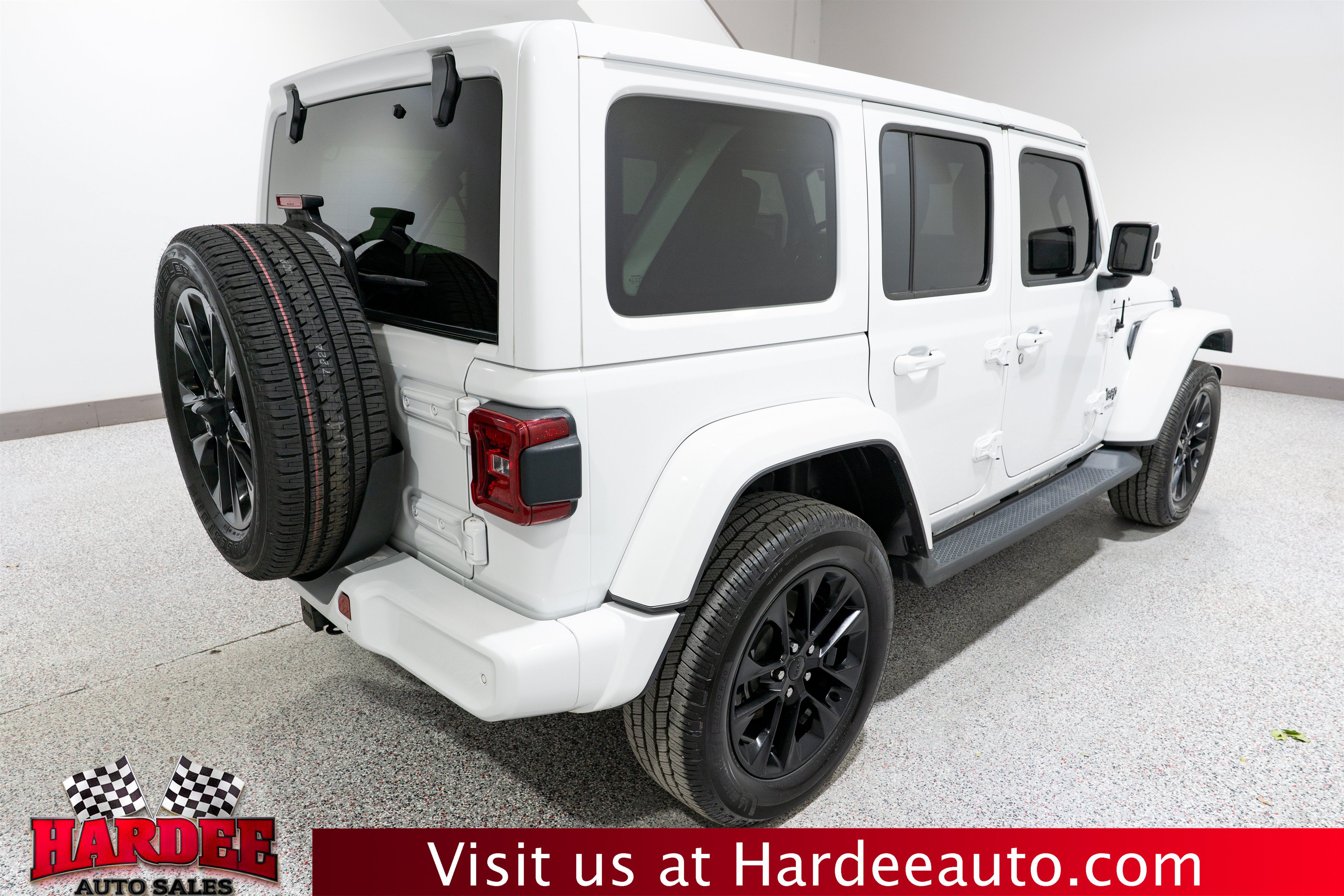 Used 2020 Jeep Wrangler Unlimited Sahara AWD/4WD image 5