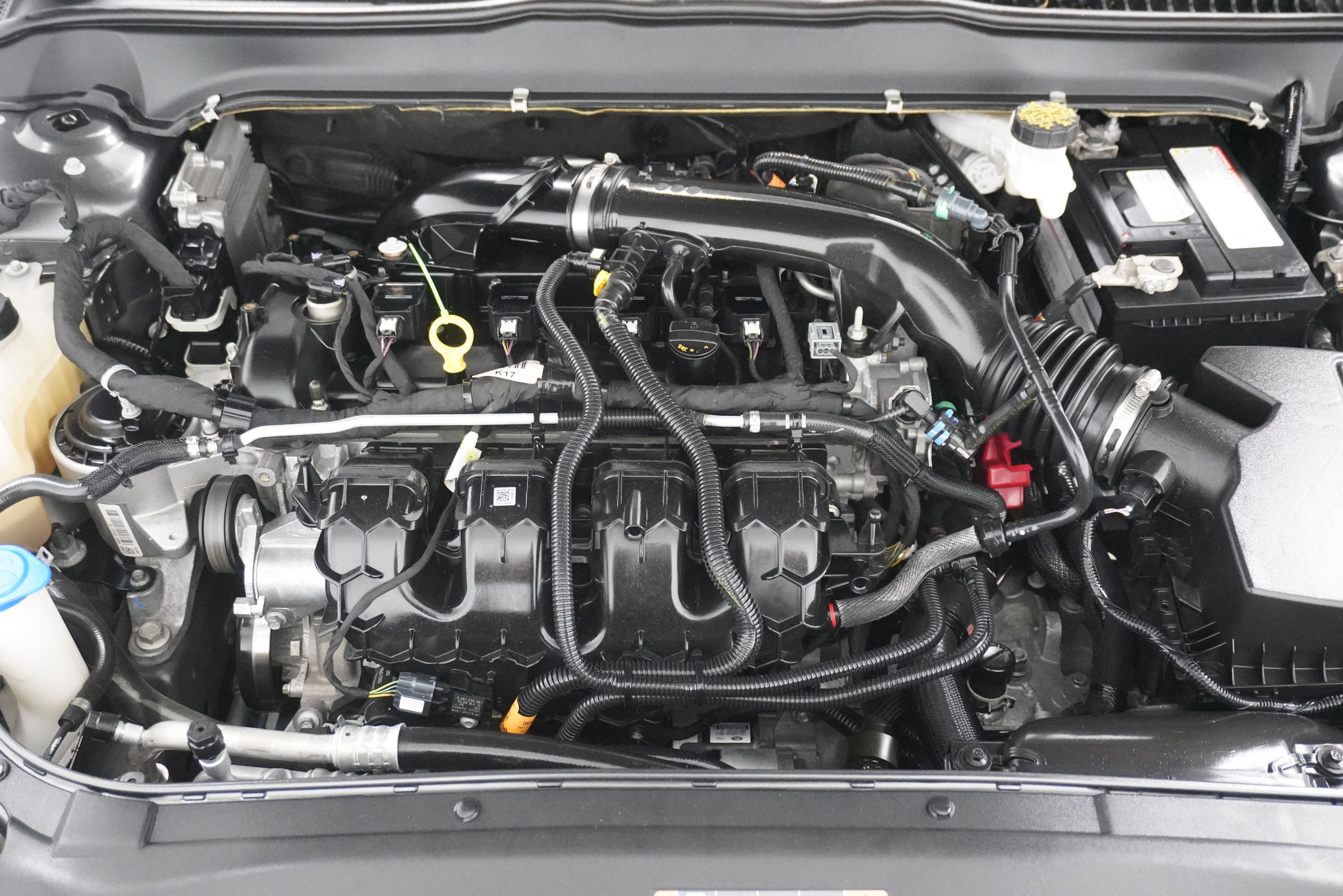 Used 2020 Ford Fusion SE image 25