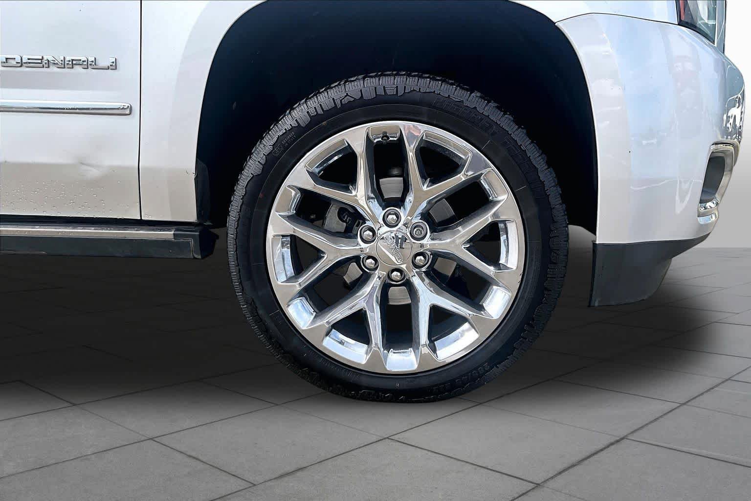 Used 2016 GMC Yukon Denali w/ Open Road Package RWD image 11
