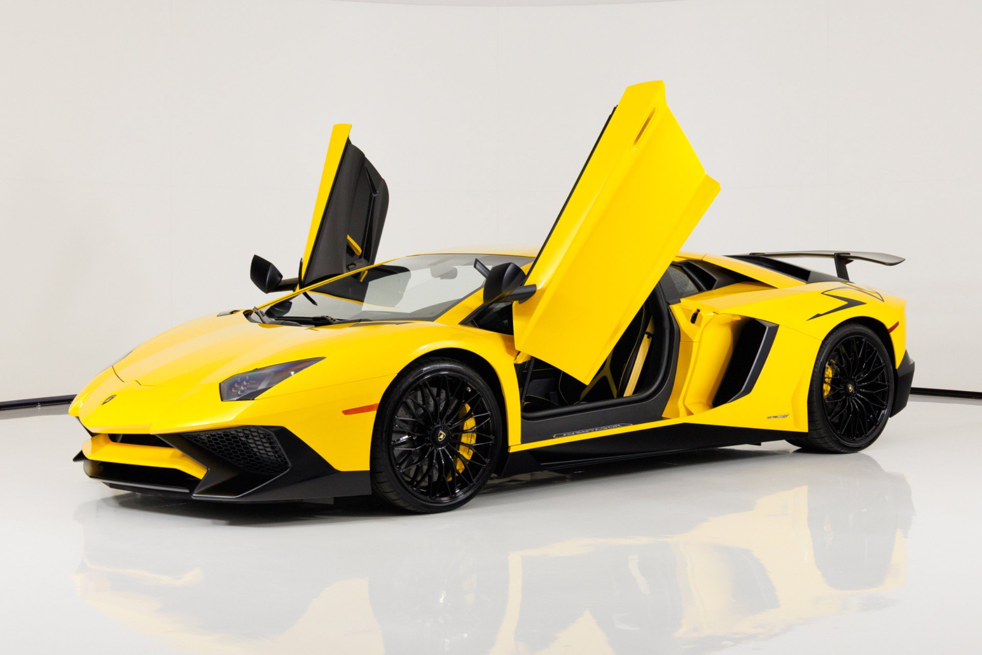 Used 2016 Lamborghini Aventador LP 750-4 Superveloce AWD/4WD image 9