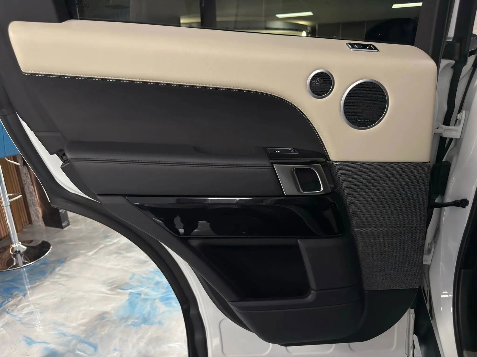 Used 2019 Land Rover Range Rover HSE AWD/4WD image 12