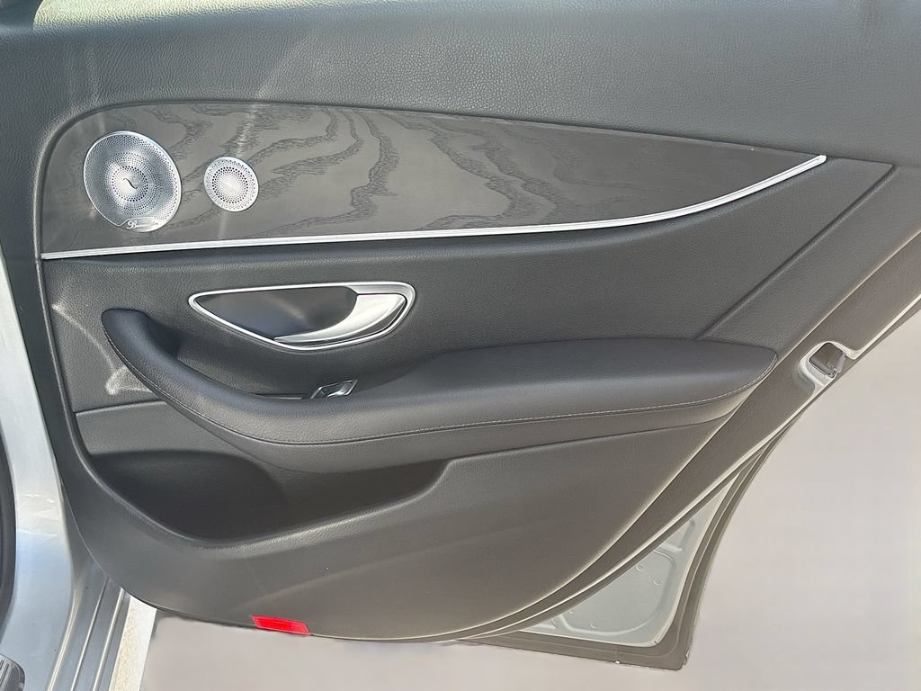 Used 2018 Mercedes-Benz E 300 image 16