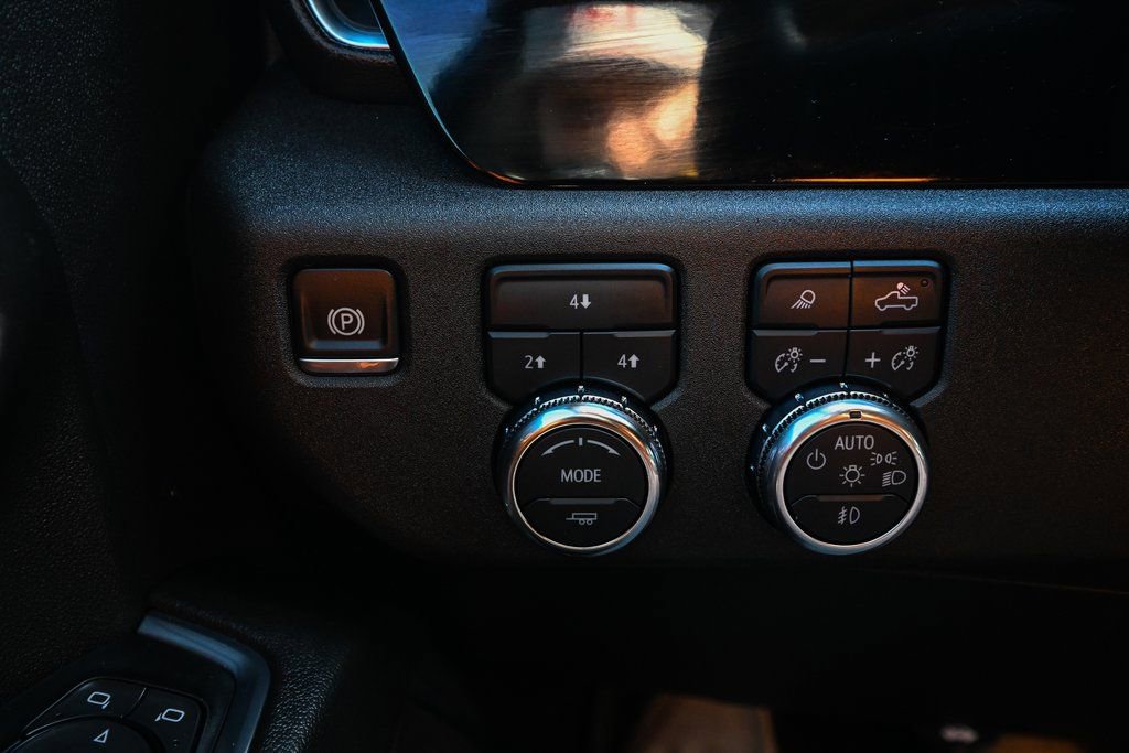 Used 2024 GMC Sierra 2500 SLE image 37