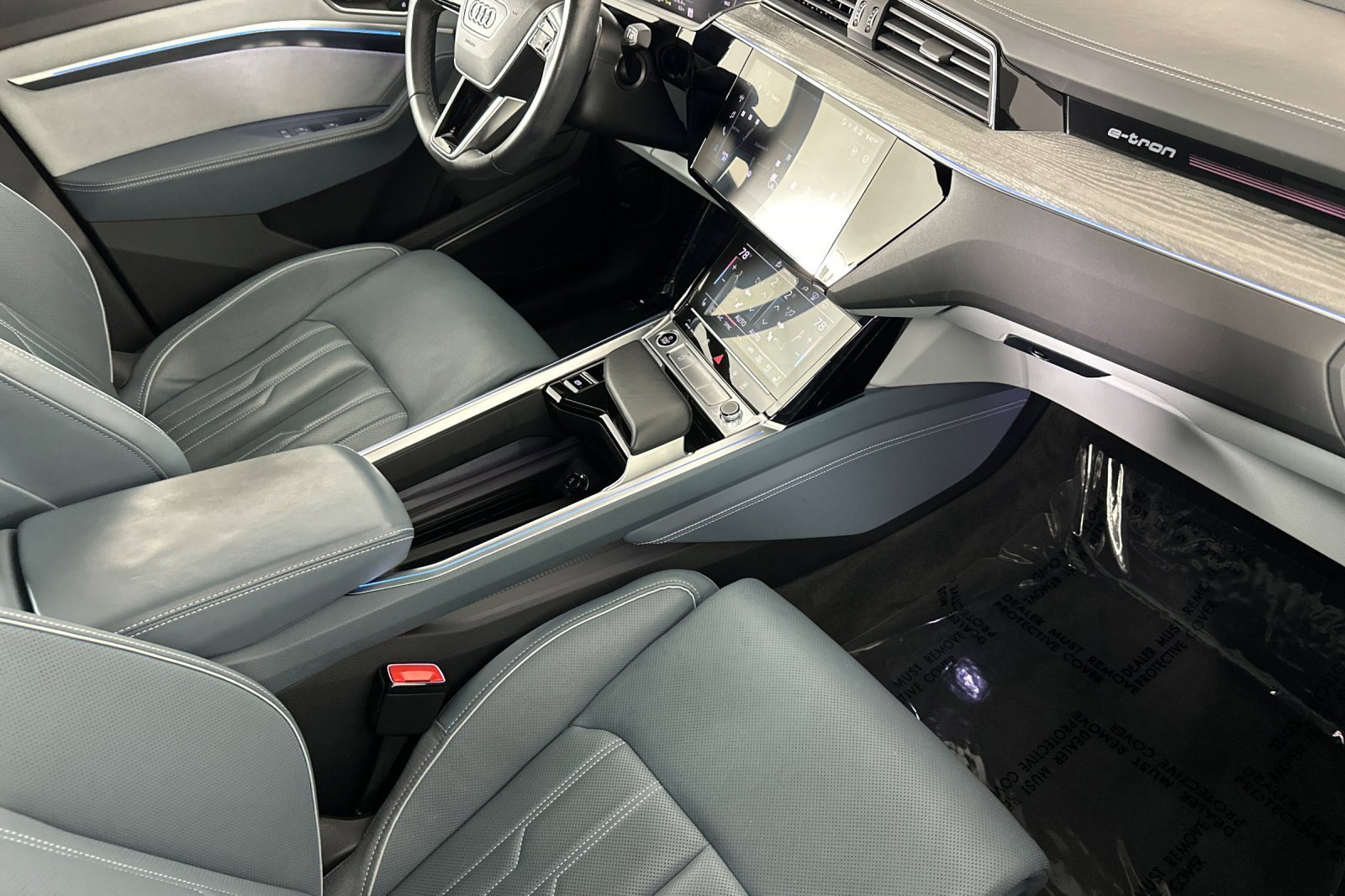 Used 2023 Audi e-tron Prestige w/ Prestige Package image 15