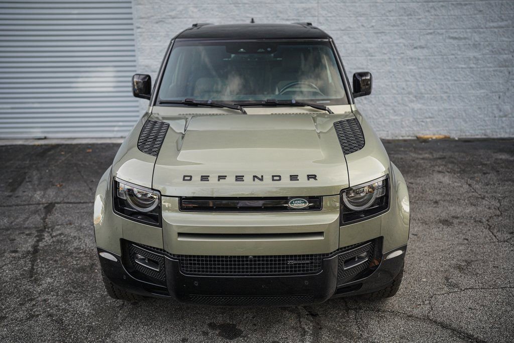 Used 2022 Land Rover Defender 90 X-Dynamic S image 6