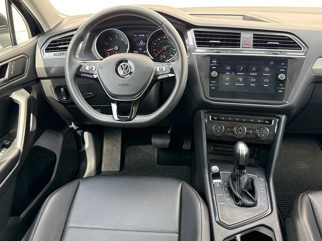 Certified 2021 Volkswagen Tiguan SE w/ Panoramic Sunroof Package image 30