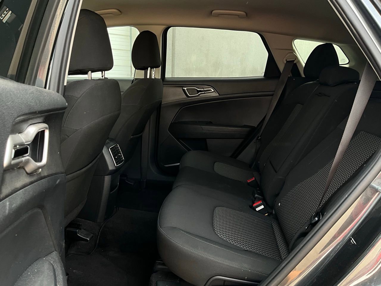 Used 2025 Kia Sportage LX image 11