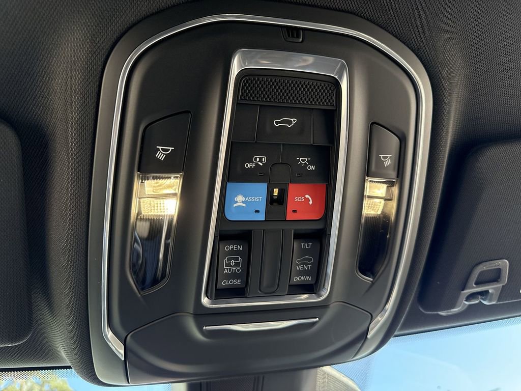 New 2025 Jeep Grand Cherokee Altitude AWD/4WD image 17