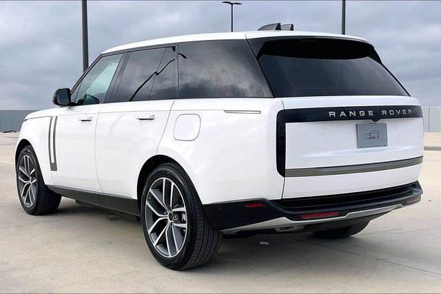 New 2026 Land Rover Range Rover SE image 3