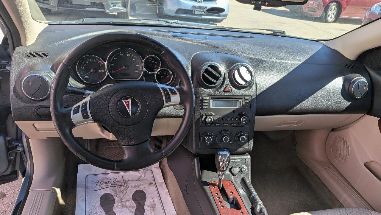 Used 2009 Pontiac G6 Sedan w/ Sport Package 1 FWD image 10