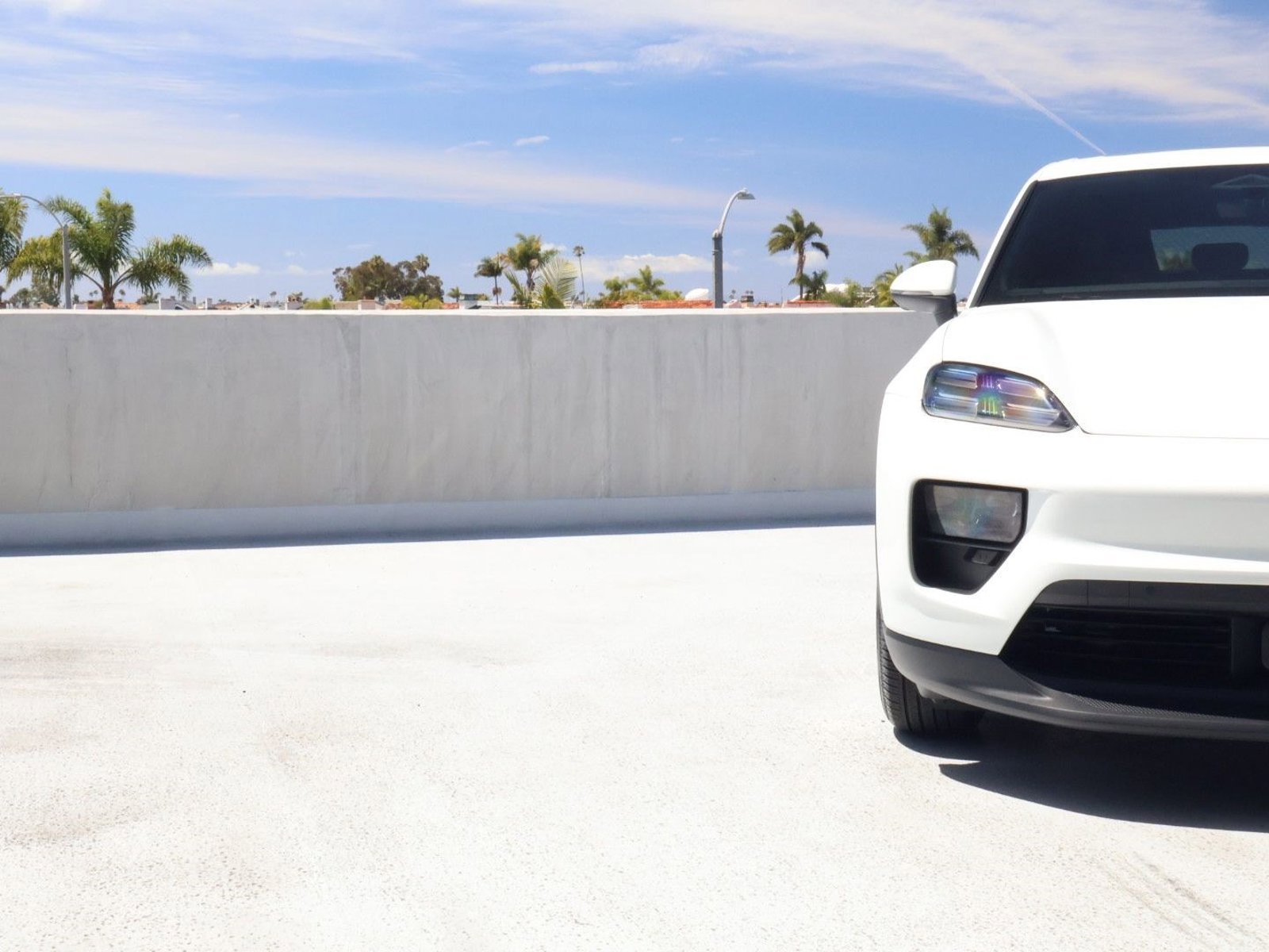 Certified 2025 Porsche Macan Electric RWD image 12
