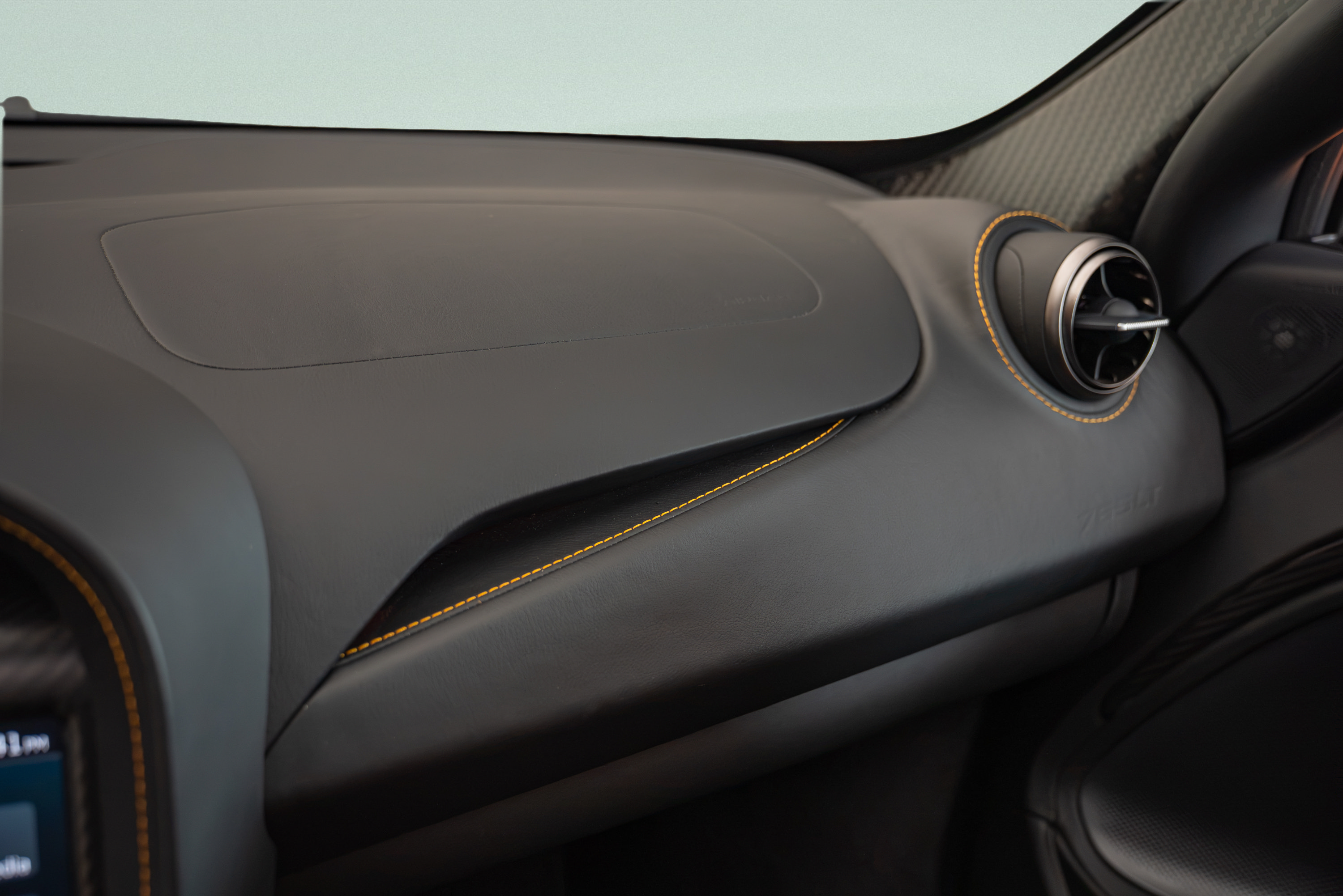 Used 2021 McLaren 765LT RWD image 17