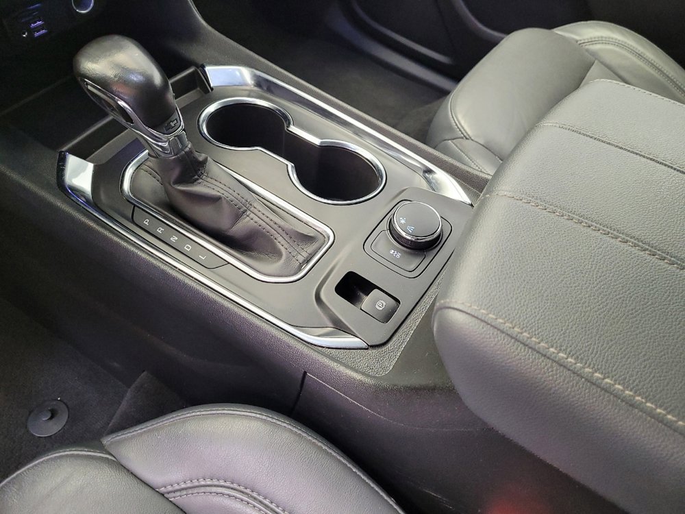 Used 2021 Chevrolet Traverse LT w/ LT Premium Package image 26