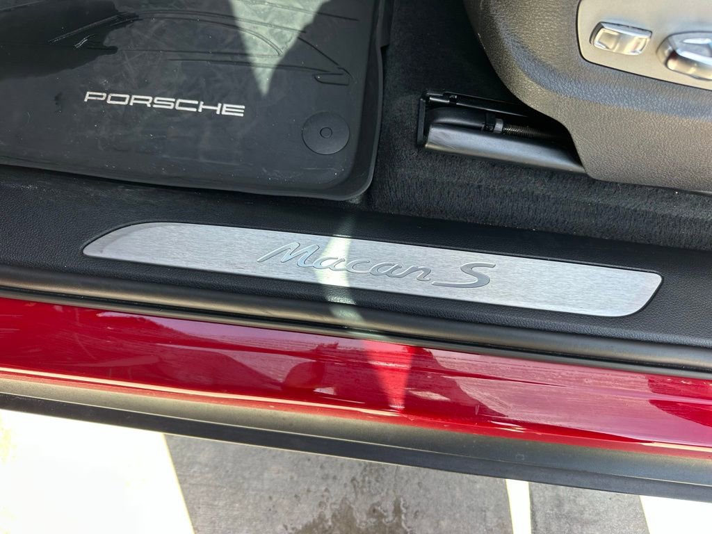 Certified 2024 Porsche Macan S image 24