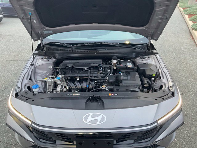 Used 2025 Hyundai Elantra SEL FWD image 22