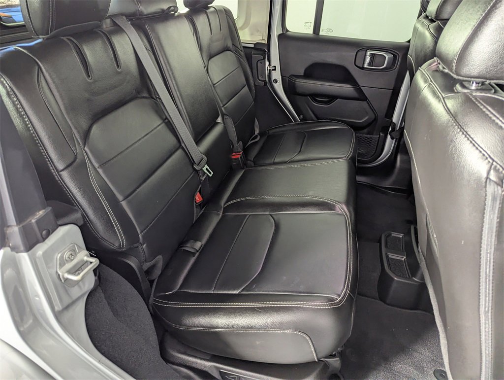 Used 2022 Jeep Wrangler Unlimited Sahara image 32