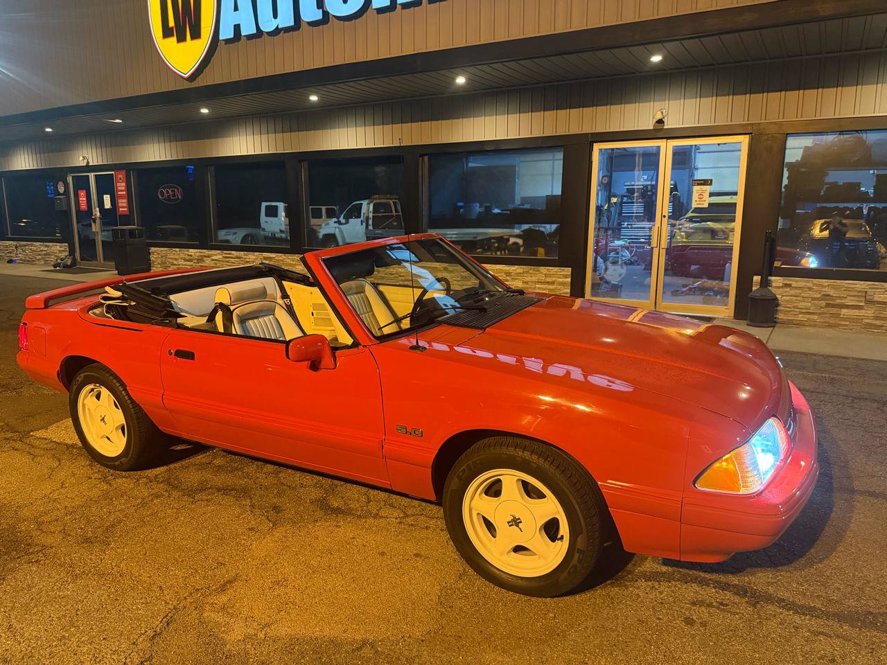 Used 1992 Ford Mustang LX RWD image 15