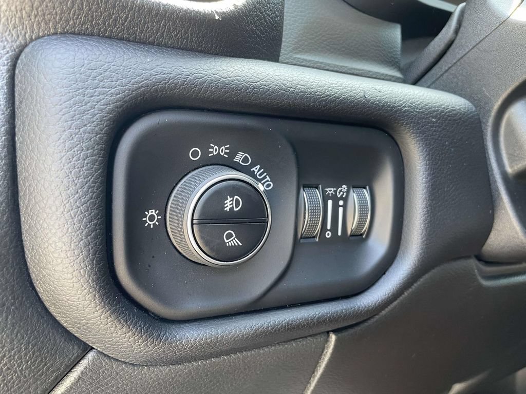 Used 2025 RAM 2500 Laramie w/ Night Edition AWD/4WD image 27