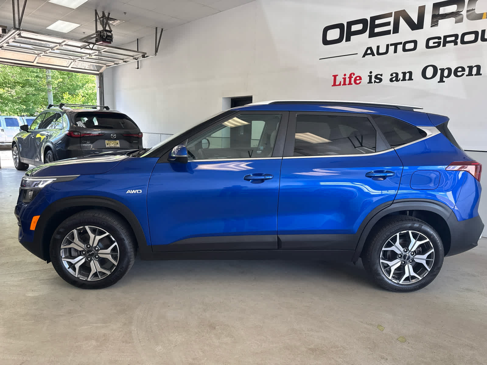 Used 2023 Kia Seltos EX AWD/4WD image 4