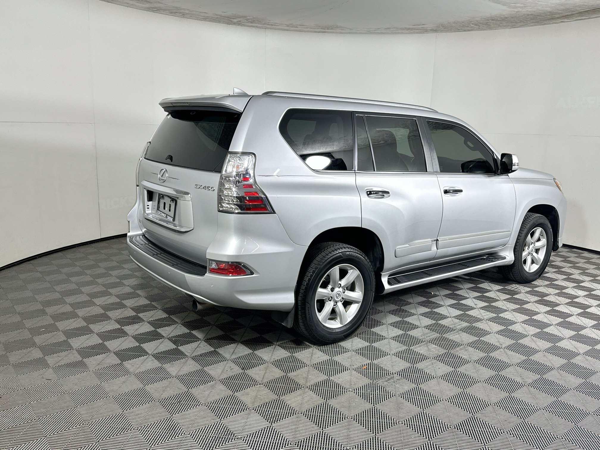 Used 2016 Lexus GX 460 w/ Navigation Package AWD/4WD image 3
