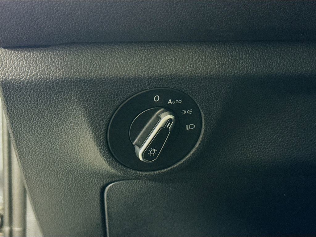 Used 2024 Volkswagen Jetta Sport image 10