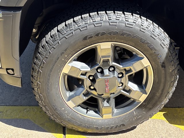 New 2026 GMC Sierra 2500 SLT w/ SLT Premium Package AWD/4WD image 11