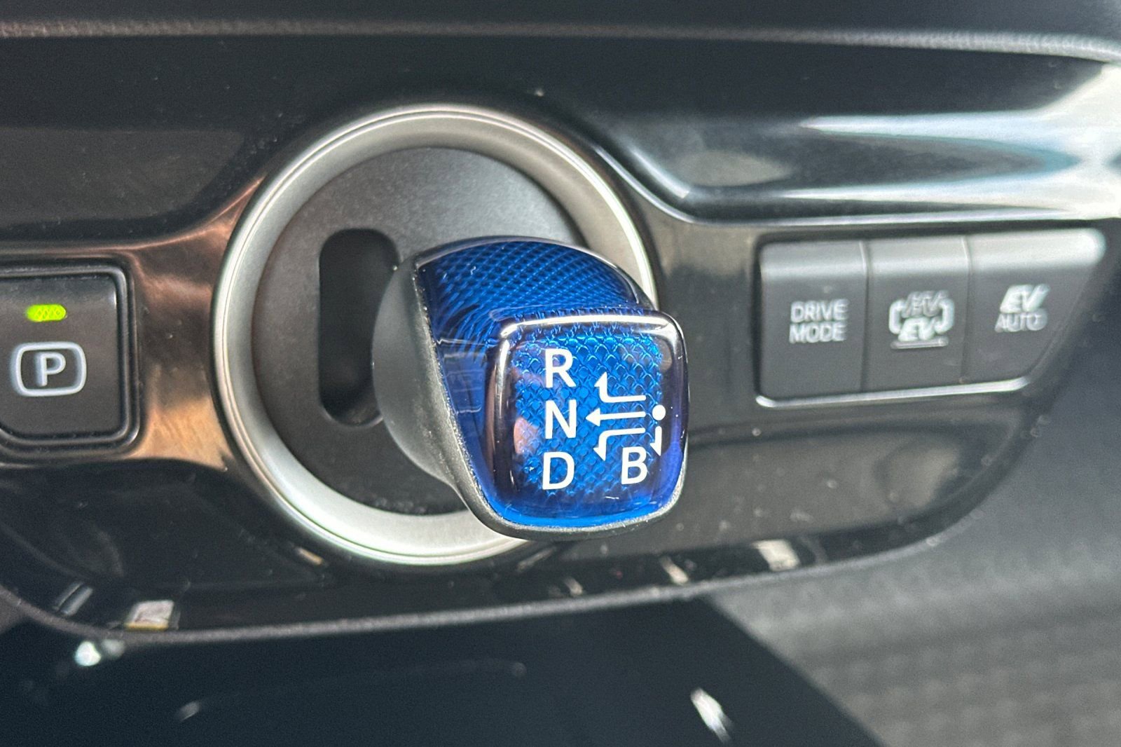 Used 2022 Toyota Prius Prime XLE image 32