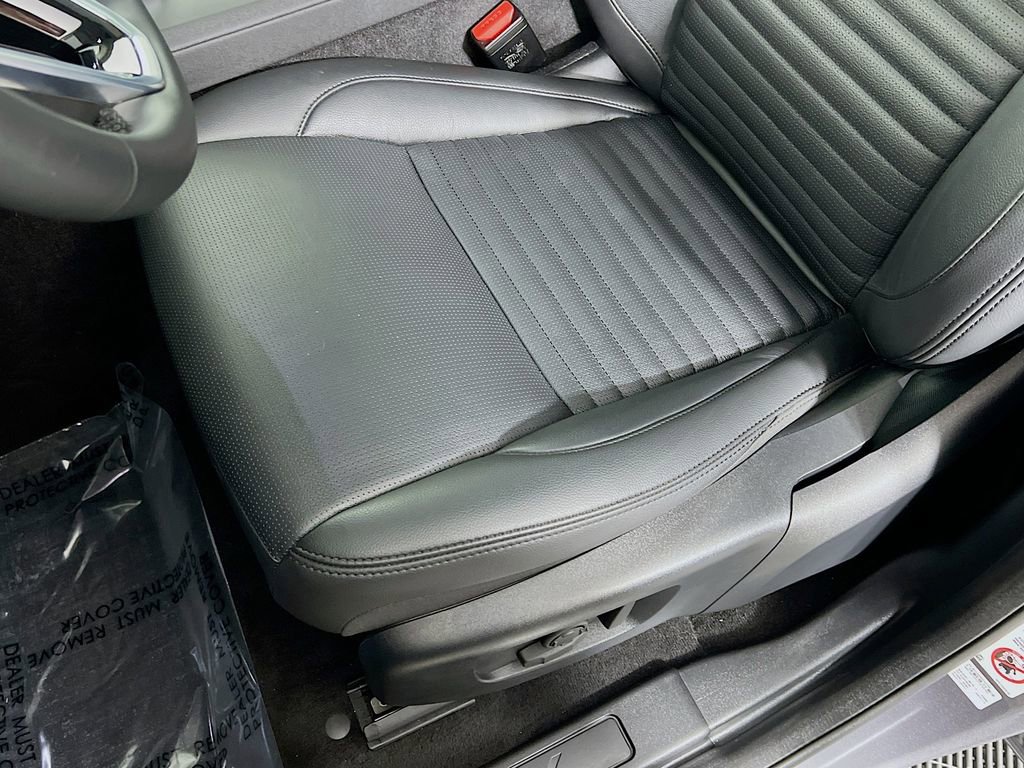 Used 2025 Land Rover Discovery Sport S image 20